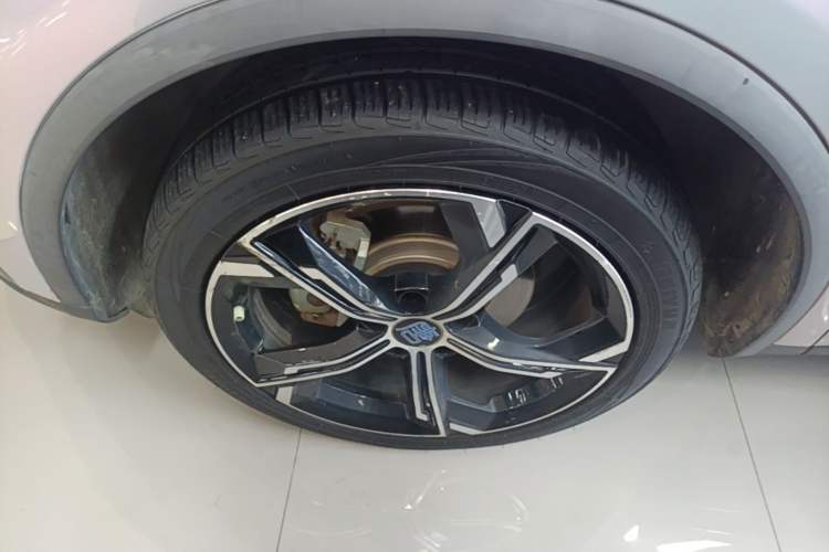 Used BYD Tang New Energy 2021 DM-i 112KM Prestige Model Left Front Wheel Hub