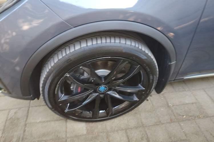 Used BYD Tang New Energy 2021 DM 2.0T Four-Wheel Drive High-Performance Flagship Model Left Front Wheel Hub