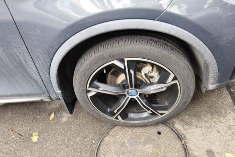 Used BYD Tang New Energy 2021 DM-i 112KM Prestige Model Right Front Wheel Hub