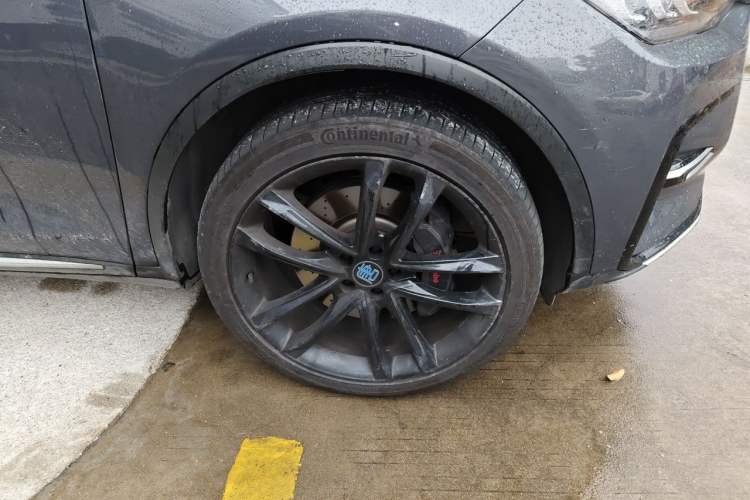 Used BYD Tang New Energy 2021 DM 2.0T Four-Wheel Drive High-Performance Flagship Model Right Front Wheel Hub