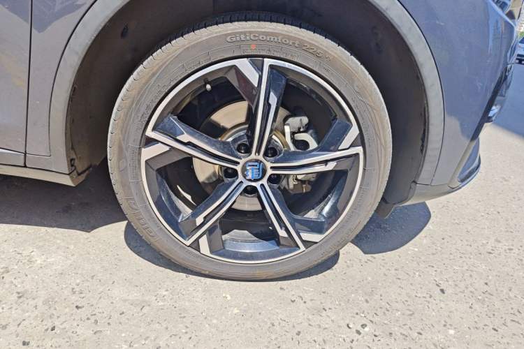 Used BYD Tang New Energy 2021 DM-i 112KM Prestige Model Right Front Wheel Hub