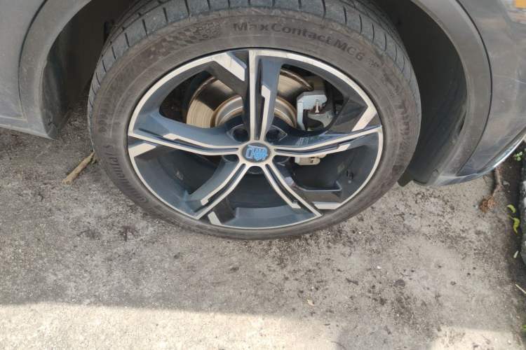 Used BYD Tang New Energy 2021 DM-i 112KM Prestige Model Right Front Wheel Hub