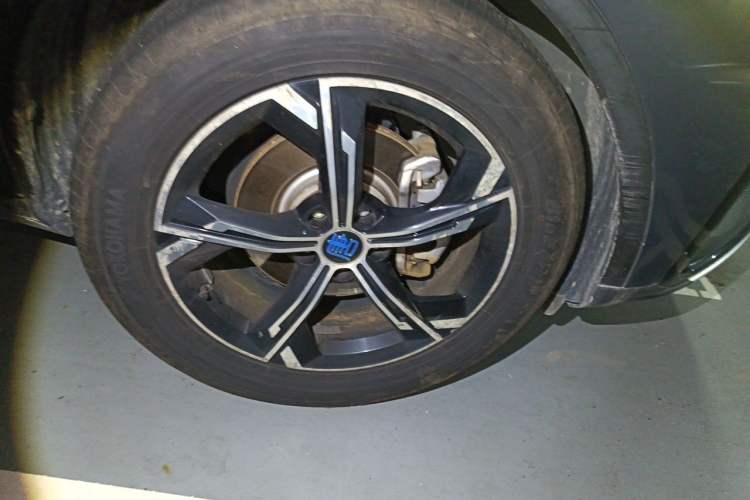 Used BYD Tang New Energy 2021 DM 2.0T Four-Wheel Drive Performance Edition Prestige Model Right Front Wheel Hub