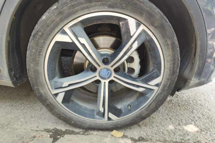 Used BYD Tang New Energy 2021 DM-i 112KM Prestige Model Right Front Wheel Hub