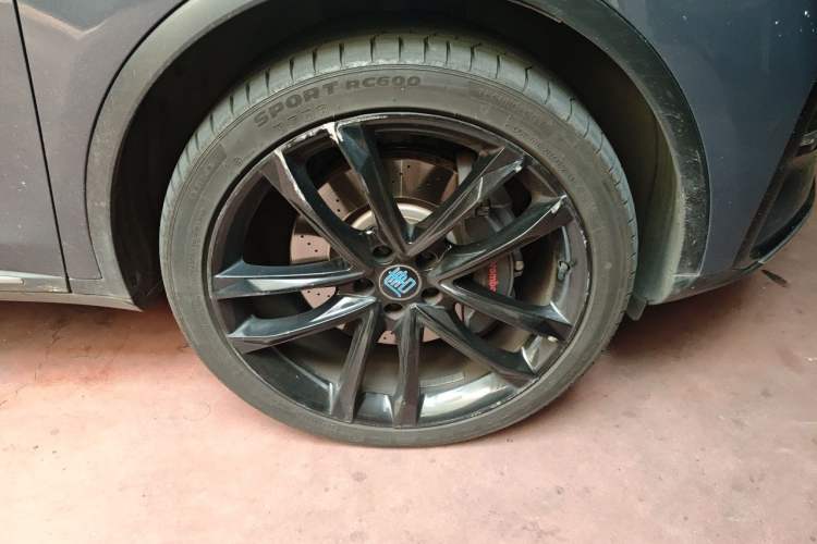 Used BYD Tang New Energy 2021 DM 2.0T Four-Wheel Drive High-Performance Flagship Model Right Front Wheel Hub