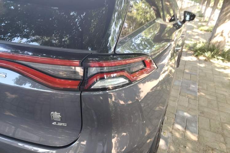 Used BYD Tang New Energy 2021 DM 2.0T Four-Wheel Drive High-Performance Flagship Model Right Rear Taillight