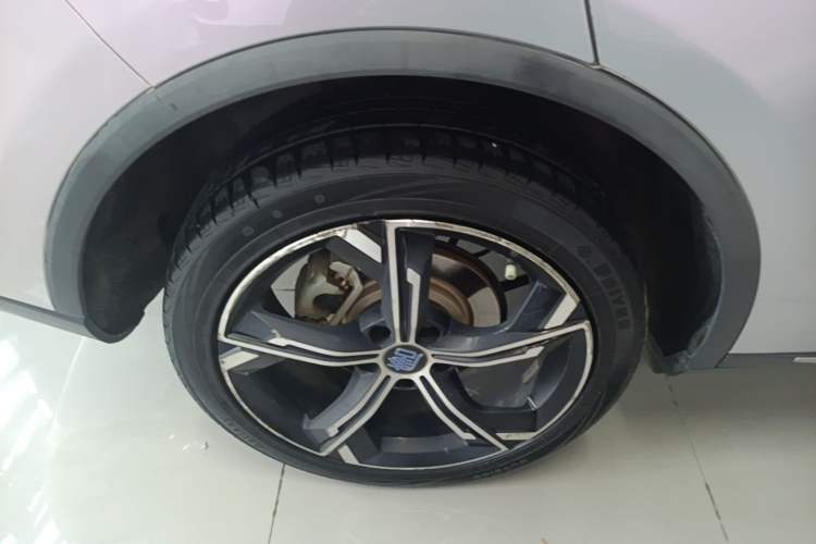 Used BYD Tang New Energy 2021 DM-i 112KM Prestige Model Right Rear Wheel Hub