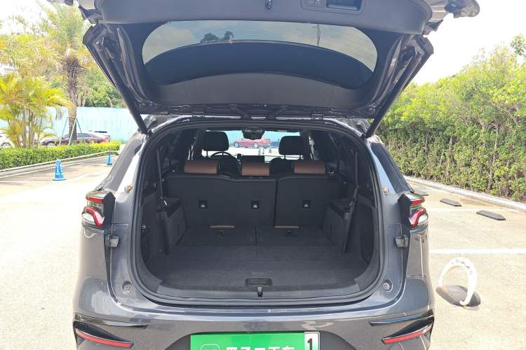 Used BYD Tang New Energy 2021 DM-i 112KM Prestige Model Trunk