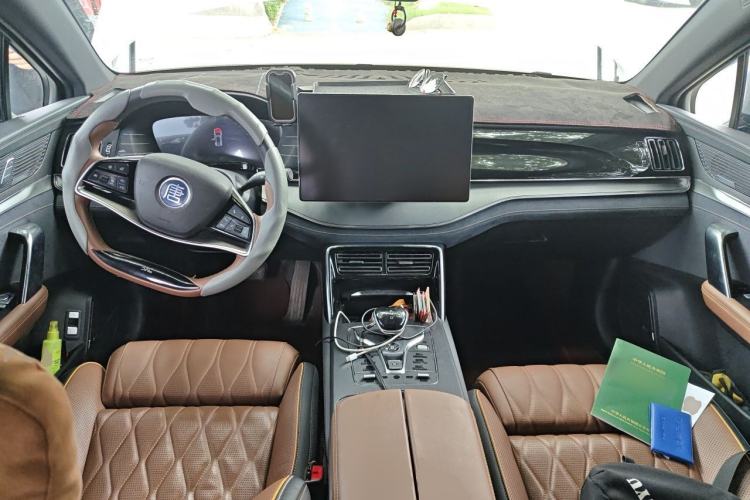 Used BYD Tang New Energy 2021 DM 2.0T Four-Wheel Drive High-Performance Flagship Model Center Console