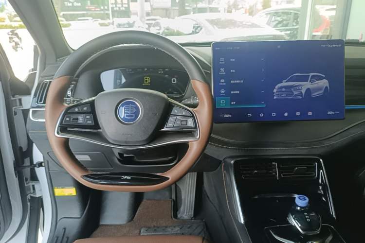 Used BYD Tang New Energy 2021 DM 2.0T Four-Wheel Drive High-Performance Luxury Model Center Console
