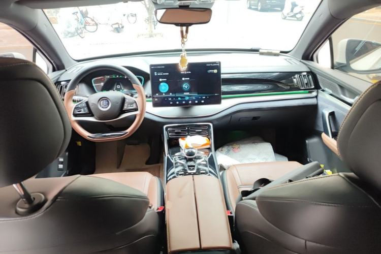 Used BYD Tang New Energy 2021 DM 2.0T Four-Wheel Drive High-Performance Luxury Model Center Console