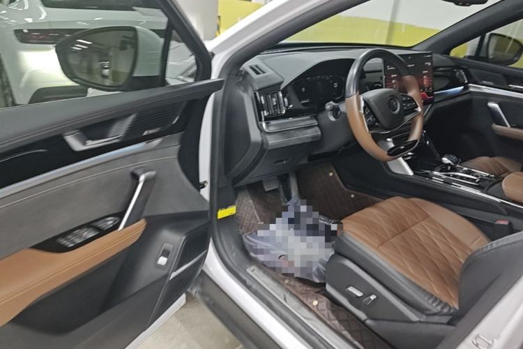 Used BYD Tang New Energy 2021 EV Four-Wheel Drive High-Performance Luxury Model Driver Seat