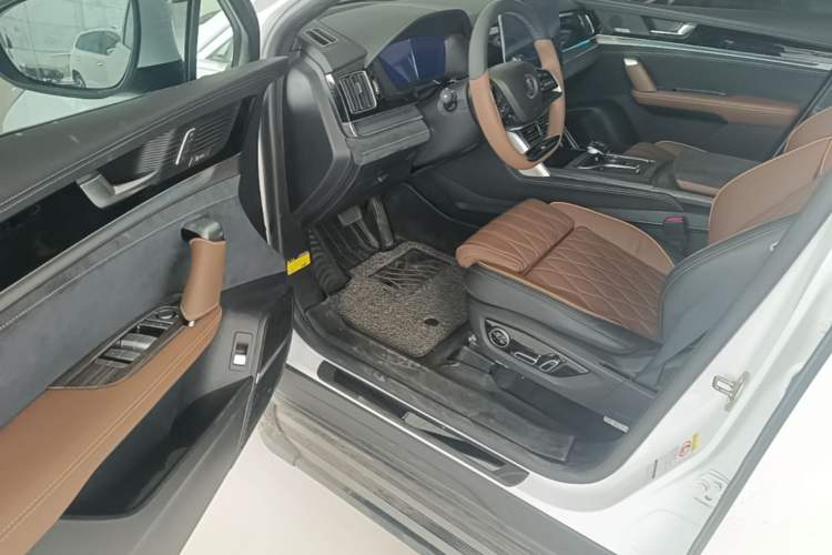 Used BYD Tang New Energy 2021 DM-i 112KM Prestige Model Driver Seat