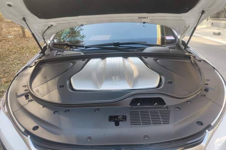 Used BYD Tang New Energy 2021 DM-i 112KM Prestige Model Engine Bay