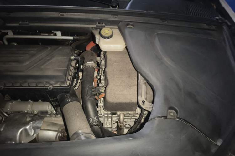 Used BYD Tang New Energy 2021 DM-i 112KM Prestige Model Engine Bay Left