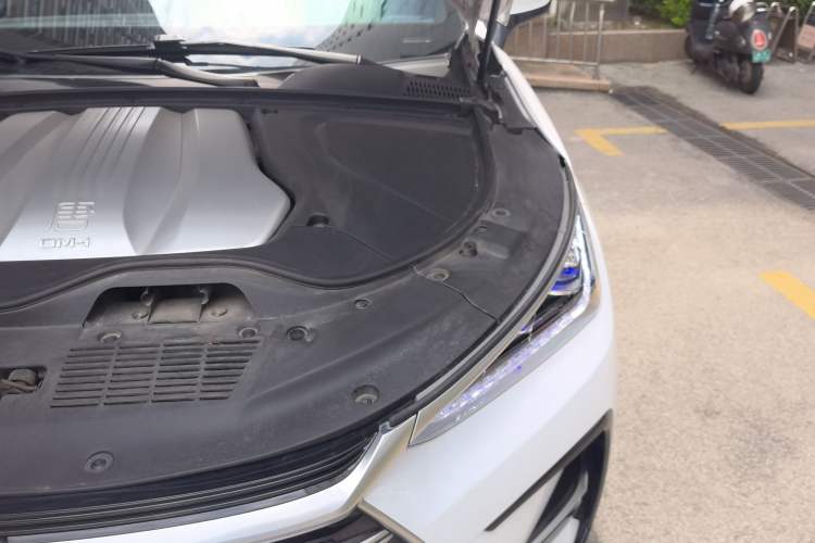 Used BYD Tang New Energy 2021 DM-i 112KM Prestige Model Engine Bay Left