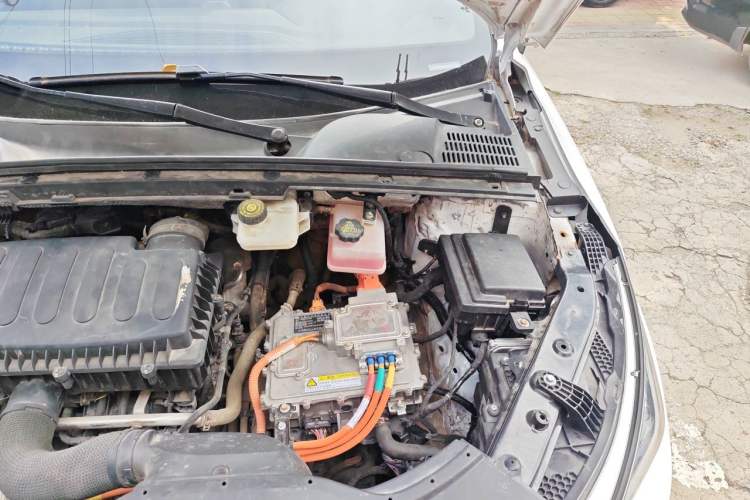 Used BYD Tang New Energy 2021 DM 2.0T Four-Wheel Drive Performance Edition Prestige Model Engine Bay Left