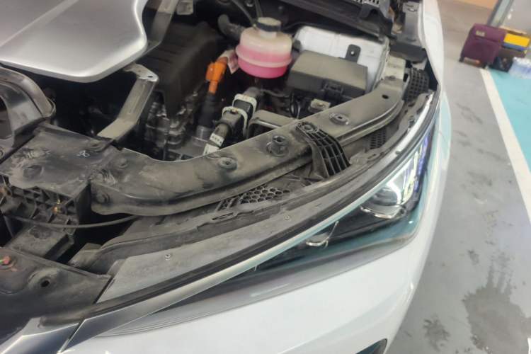 Used BYD Tang New Energy 2021 DM-i 112KM Prestige Model Engine Bay Left