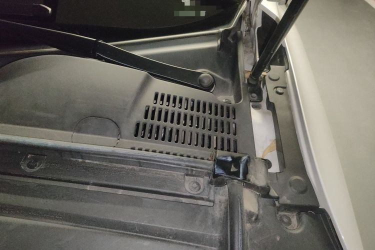 Used BYD Tang New Energy 2021 DM-i 112KM Prestige Model Engine Bay Left