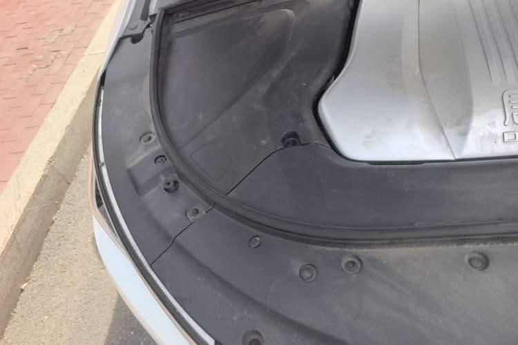 Used BYD Tang New Energy 2021 DM-i 112KM Prestige Model Engine Bay Right