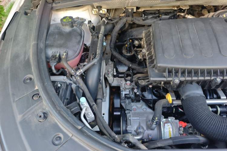 Used BYD Tang New Energy 2021 DM 2.0T Four-Wheel Drive High-Performance Luxury Model Engine Bay Right