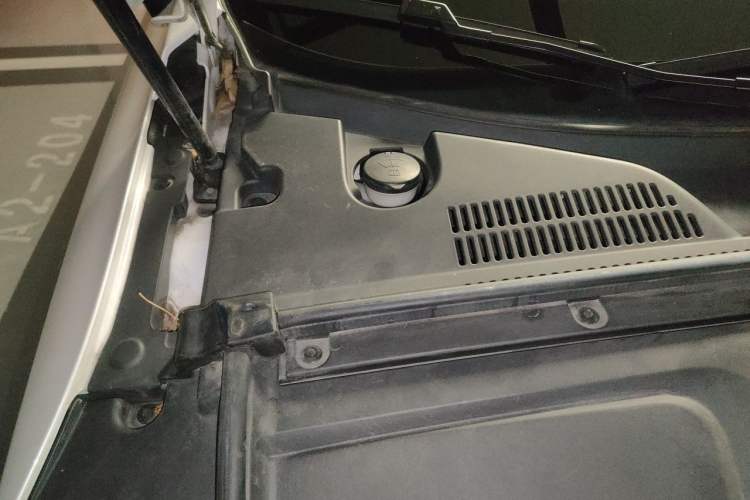 Used BYD Tang New Energy 2021 DM-i 112KM Prestige Model Engine Bay Right