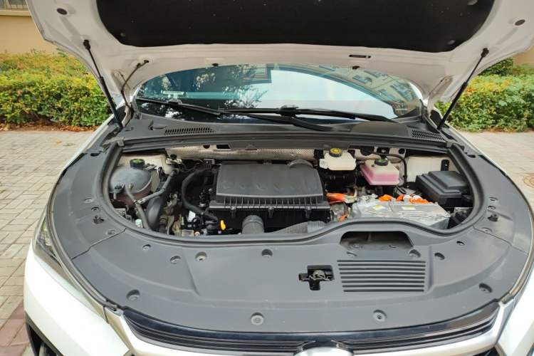 Used BYD Tang New Energy 2021 DM 2.0T Four-Wheel Drive High-Performance Luxury Model Engine Bay
