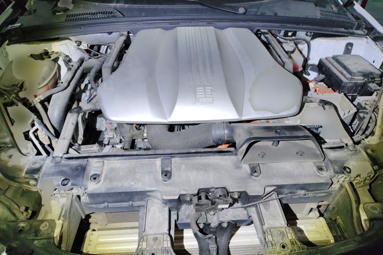 Used BYD Tang New Energy 2021 DM 2.0T Four-Wheel Drive High-Performance Flagship Model Engine Bay