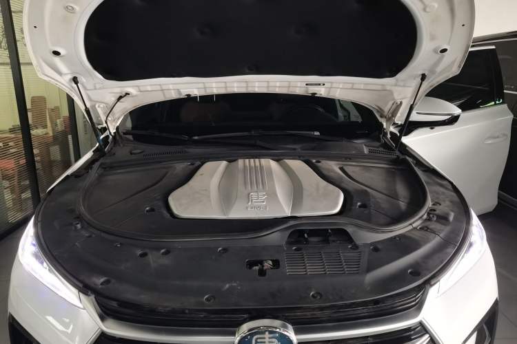 Used BYD Tang New Energy 2021 DM-i 112KM Prestige Model Engine Bay