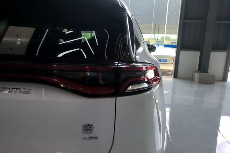 Used BYD Tang New Energy 2021 DM 2.0T Four-Wheel Drive High-Performance Luxury Model Exterior 3