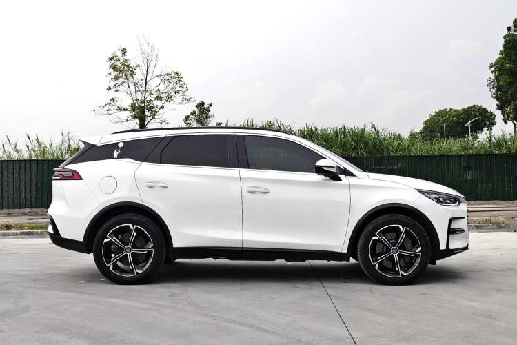 Used BYD Tang New Energy 2021 DM 2.0T Four-Wheel Drive High-Performance Luxury Model Exterior 3