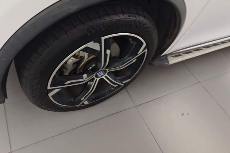 Used BYD Tang New Energy 2021 DM-i 112KM Prestige Model Exterior 4