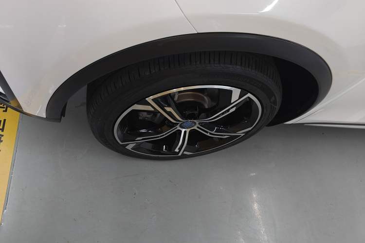 Used BYD Tang New Energy 2021 DM-i 112KM Prestige Model Exterior 4