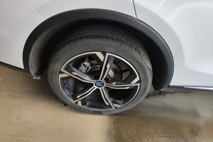 Used BYD Tang New Energy 2021 DM-i 112KM Prestige Model Exterior 5
