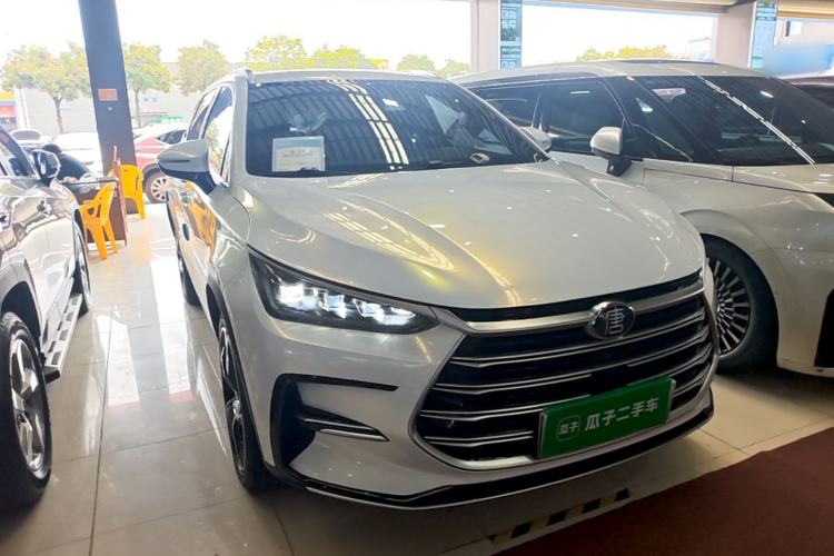 Used BYD Tang New Energy 2021 DM-i 112KM Prestige Model Front Right 45 Deg