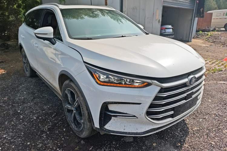 Used BYD Tang New Energy 2021 DM-i 112KM Prestige Model Front Right 45 Deg