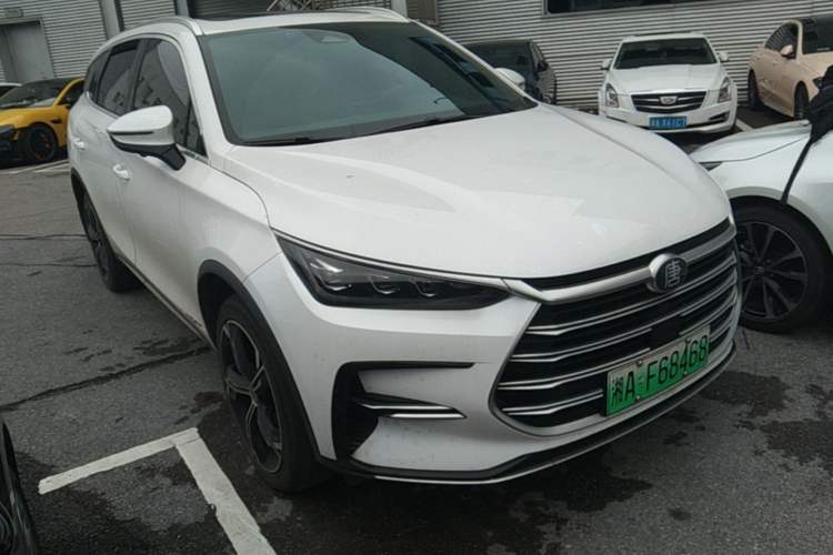 Used BYD Tang New Energy 2021 DM-i 112KM Prestige Model Front Right 45 Deg