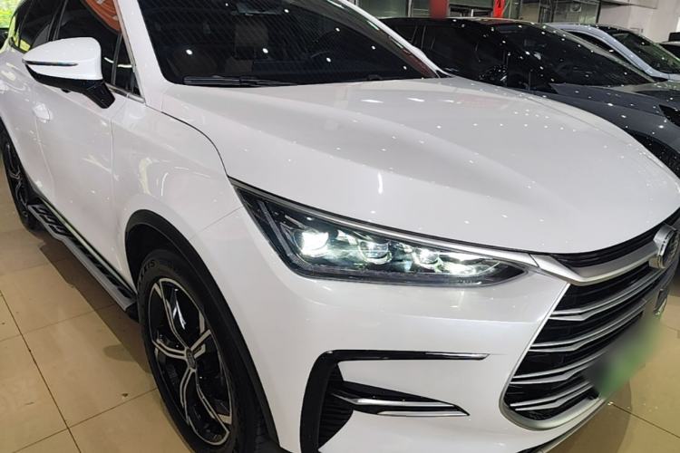 Used BYD Tang New Energy 2021 DM-i 112KM Prestige Model Front Right 45 Deg