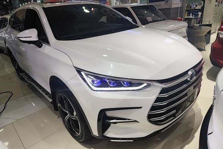 Used BYD Tang New Energy 2021 DM-i 112KM Prestige Model Front Right 45 Deg