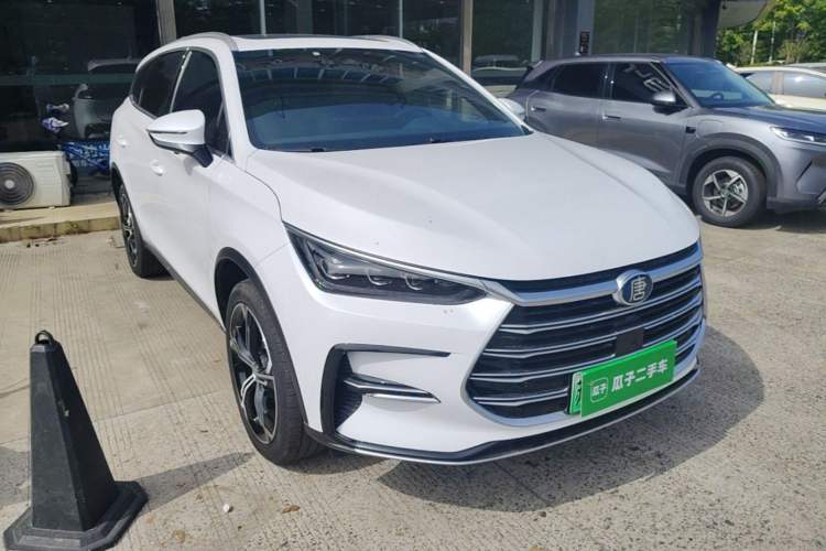 Used BYD Tang New Energy 2021 DM-i 112KM Prestige Model Front Right 45 Deg