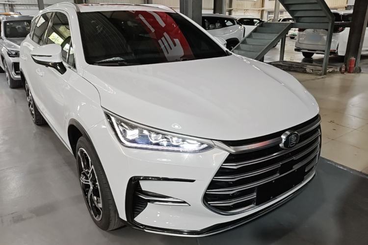 Used BYD Tang New Energy 2021 DM-i 112KM Prestige Model Front Right 45 Deg