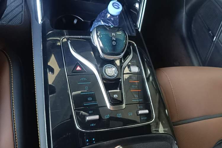 Used BYD Tang New Energy 2021 DM 2.0T Four-Wheel Drive High-Performance Luxury Model Gear Lever