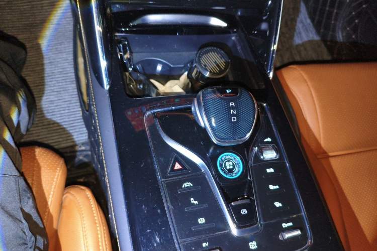 Used BYD Tang New Energy 2021 DM-i 112KM Prestige Model Gear Lever