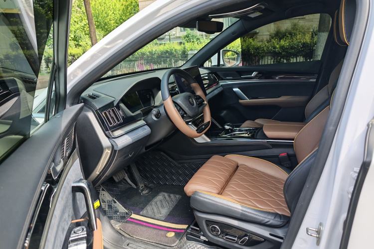 Used BYD Tang New Energy 2021 DM-i 112KM Prestige Model Interior 1