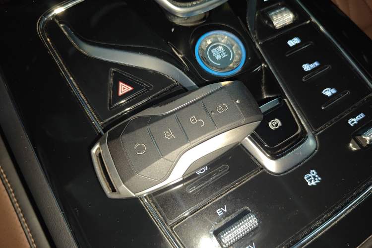 Used BYD Tang New Energy 2021 DM-i 112KM Prestige Model Interior 1