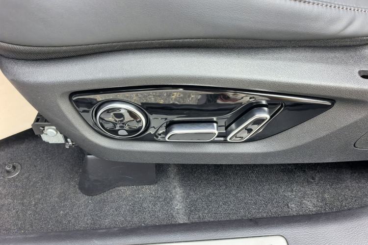Used BYD Tang New Energy 2021 DM-i 112KM Prestige Model Interior 10