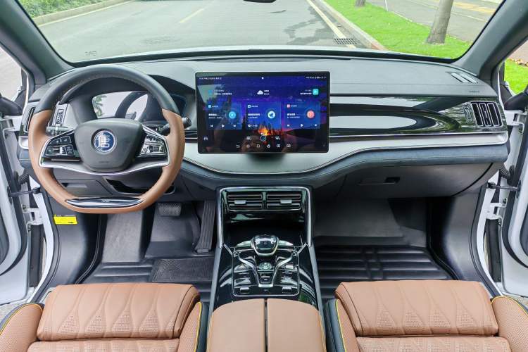 Used BYD Tang New Energy 2021 DM-i 112KM Prestige Model Interior 3