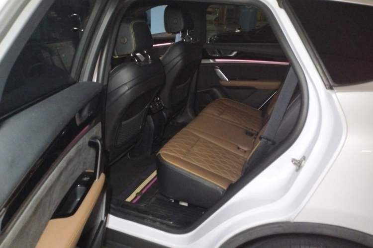 Used BYD Tang New Energy 2021 DM-i 112KM Prestige Model Interior 4