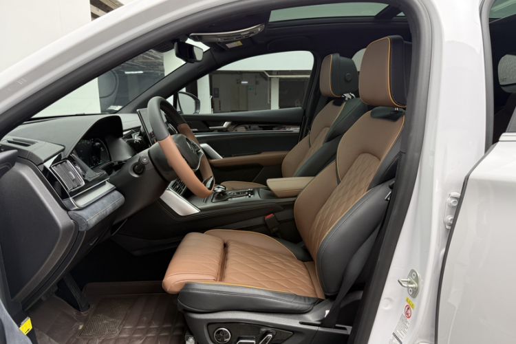 Used BYD Tang New Energy 2021 DM-i 112KM Prestige Model Interior 4