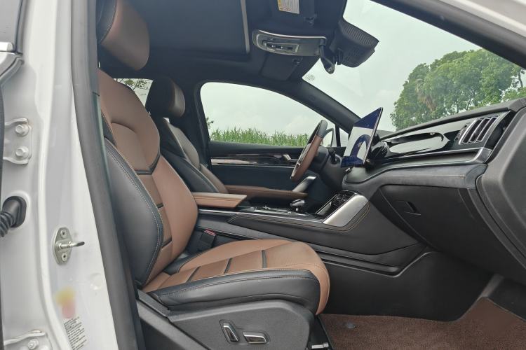 Used BYD Tang New Energy 2021 DM 2.0T Four-Wheel Drive High-Performance Luxury Model Interior 5